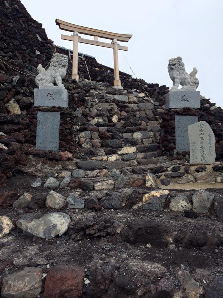 山頂鳥居
